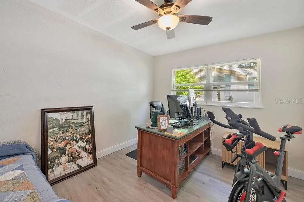 1304 E OSBORNE Tampa, FL 33603