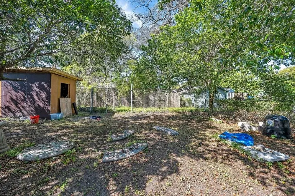 1304 E OSBORNE Tampa, FL 33603
