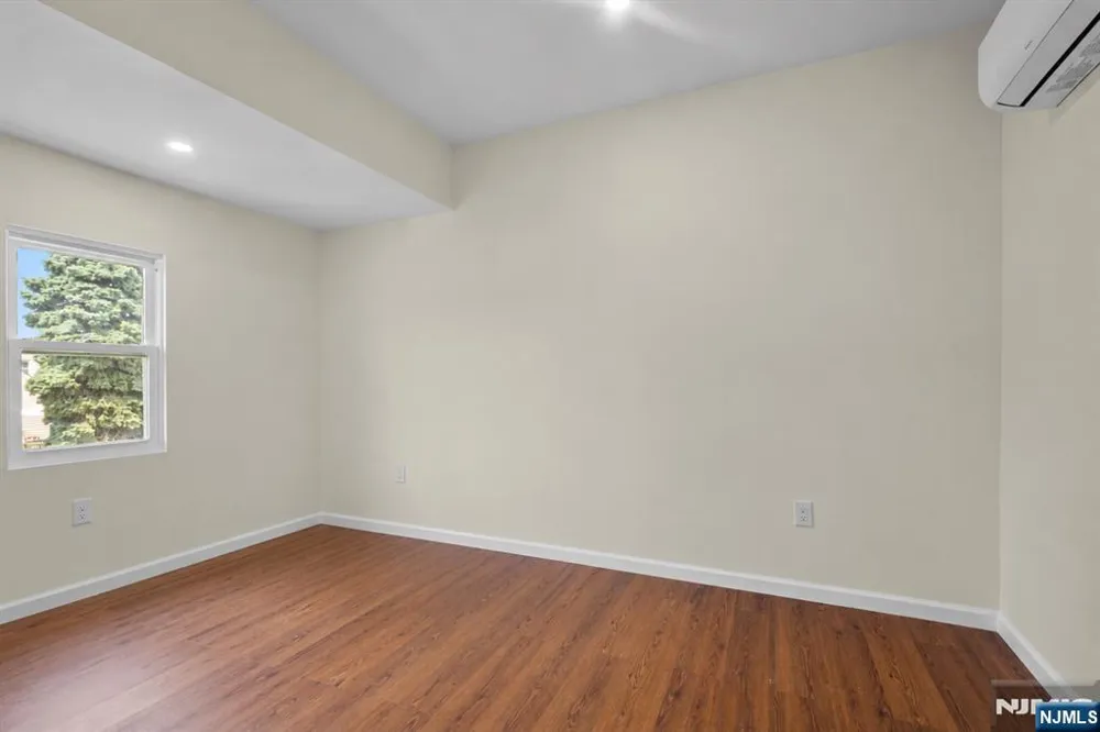 731 Humboldt Street Secaucus, NJ 07094