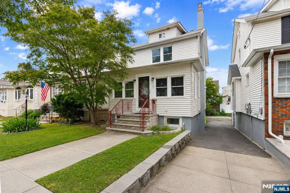 731 Humboldt Street Secaucus, NJ 07094