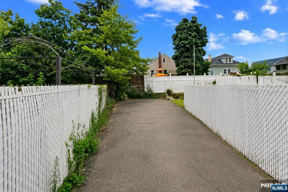 731 Humboldt Street Secaucus, NJ 07094