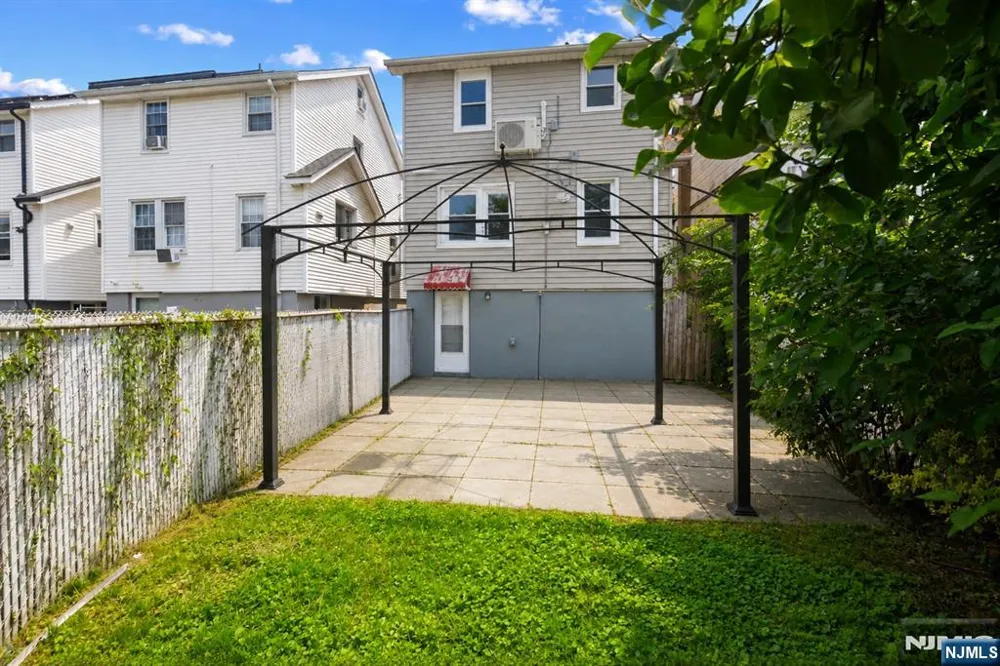 731 Humboldt Street Secaucus, NJ 07094