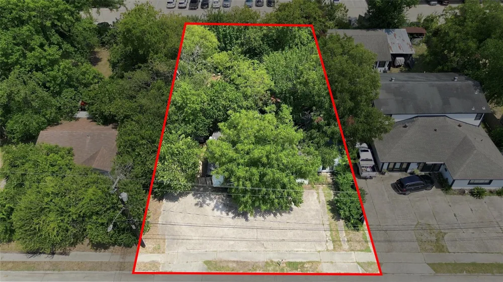 2082 Antoine Drive Houston, TX 77055