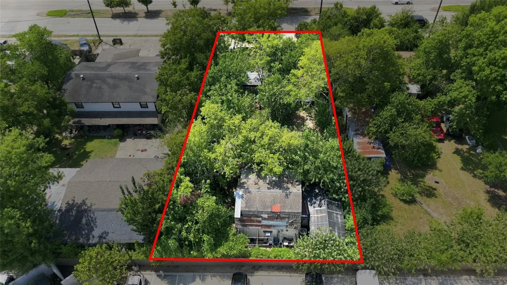 2082 Antoine Drive Houston, TX 77055