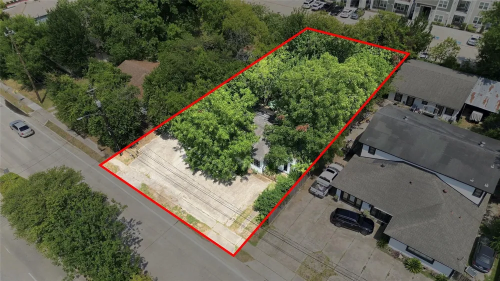 2082 Antoine Drive Houston, TX 77055
