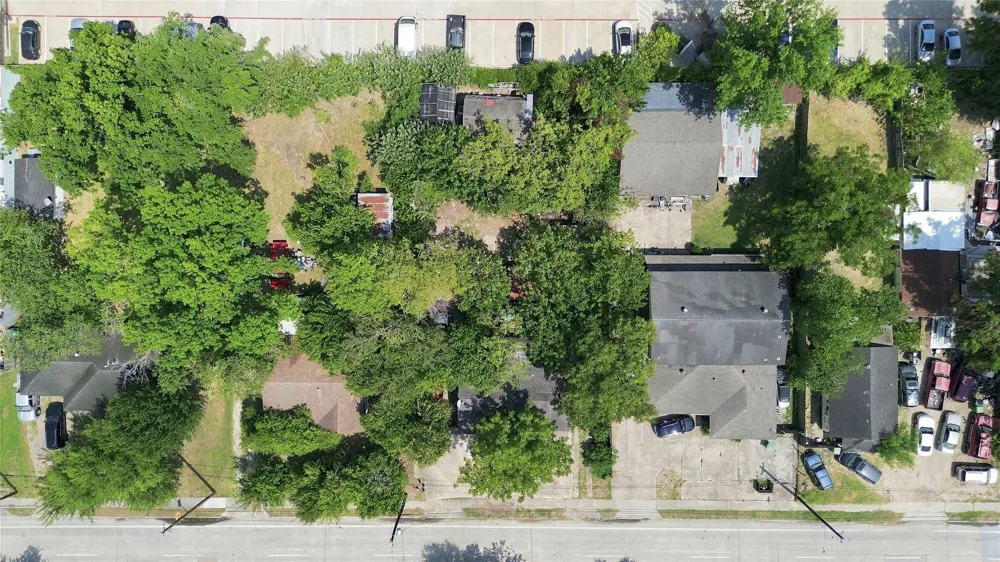 2082 Antoine Drive Houston, TX 77055