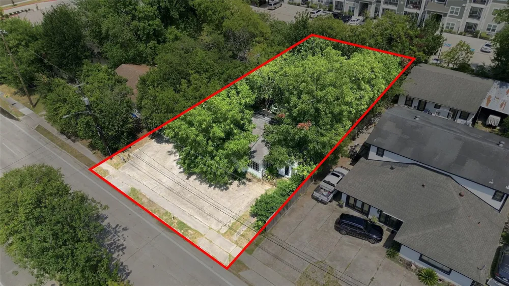 2082 Antoine Drive Houston, TX 77055