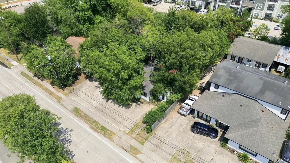2082 Antoine Drive Houston, TX 77055