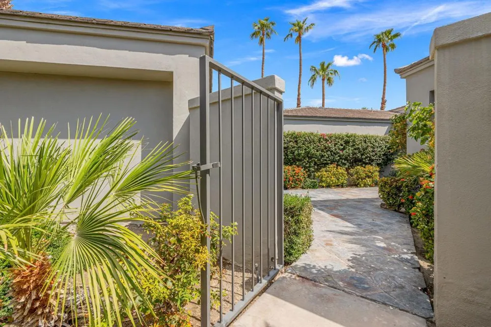 54872 Oak Tree #A31 La Quinta, CA 92253