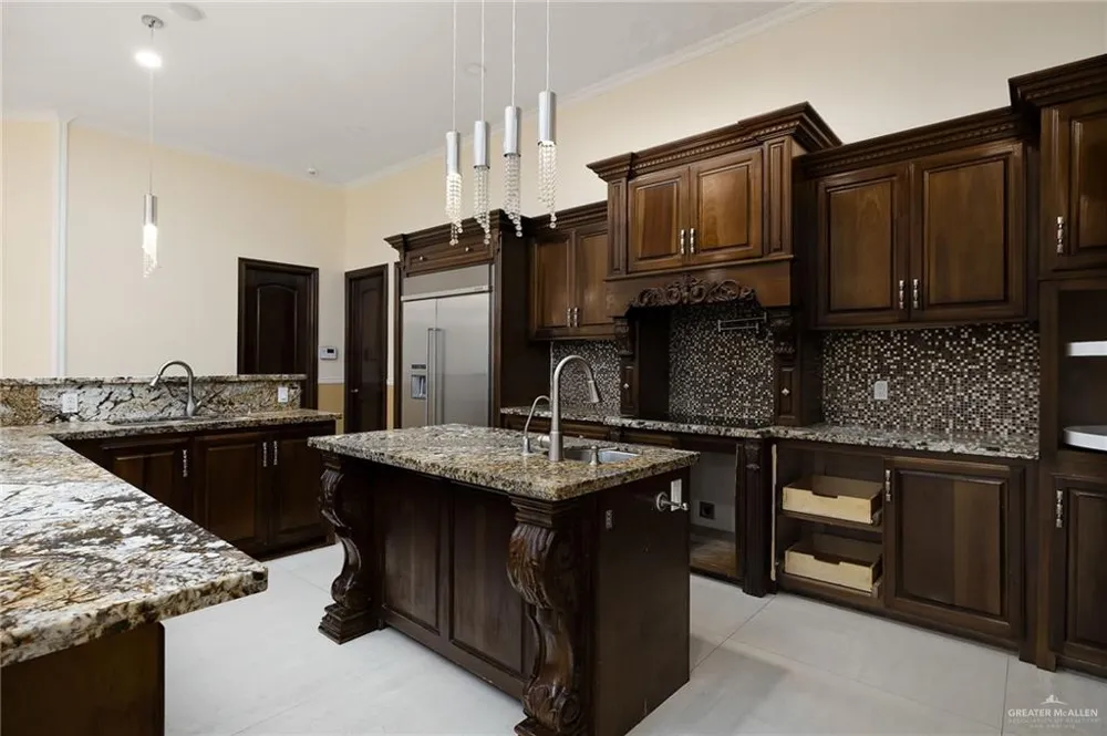 22111 Uresti Road Edinburg, TX 78542