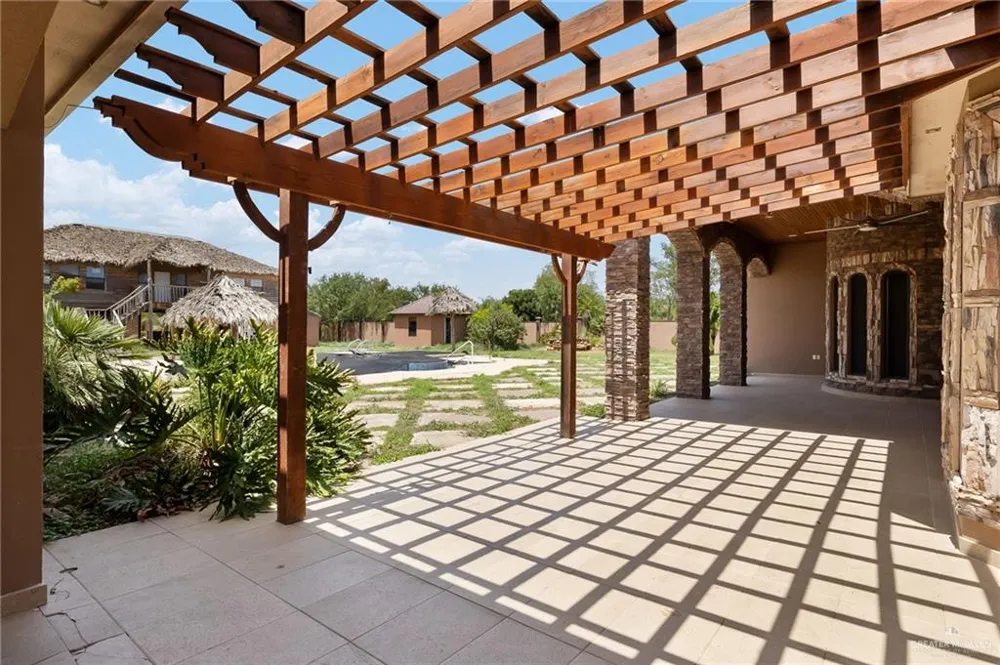 22111 Uresti Road Edinburg, TX 78542