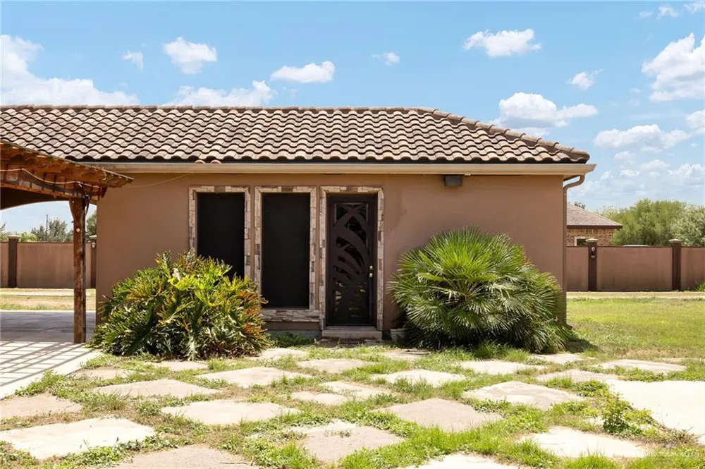 22111 Uresti Road Edinburg, TX 78542