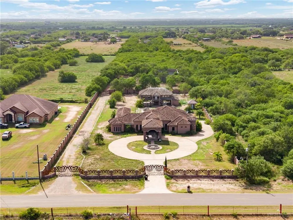 22111 Uresti Road Edinburg, TX 78542