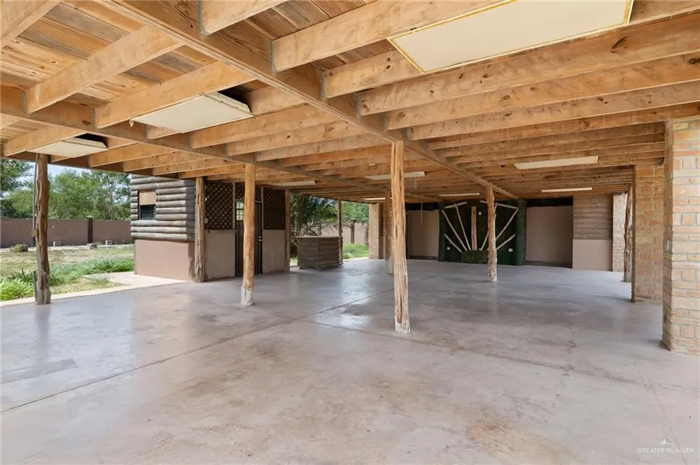 22111 Uresti Road Edinburg, TX 78542