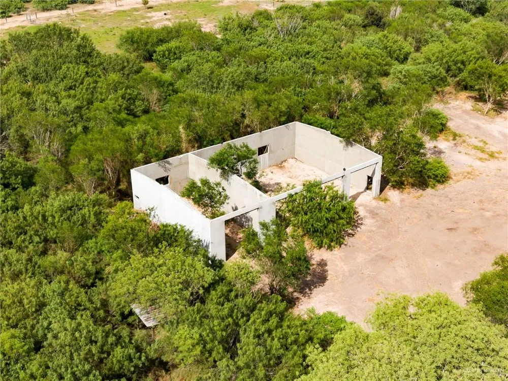 22111 Uresti Road Edinburg, TX 78542