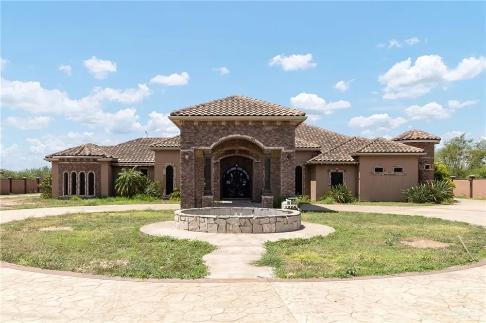 22111 Uresti Road Edinburg, TX 78542