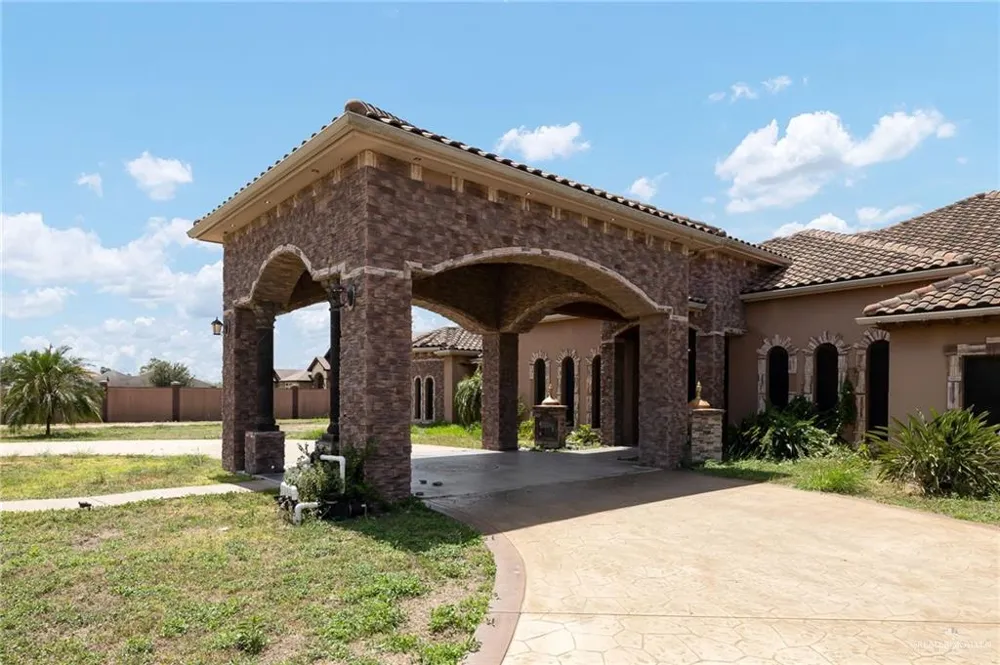22111 Uresti Road Edinburg, TX 78542