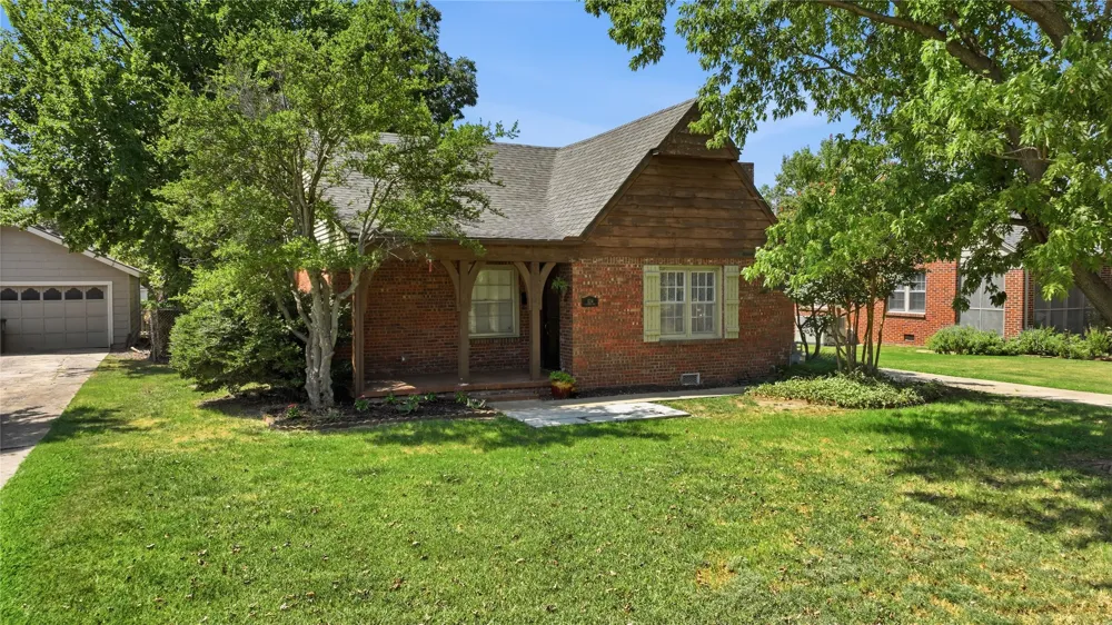 1134 S Oswego Avenue Tulsa, OK 74112