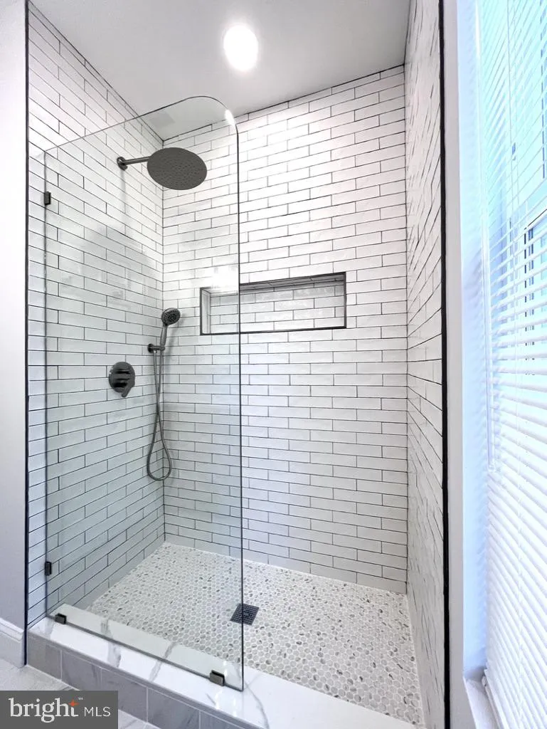 11405 WINDLEAF COURT #R-30 Reston, VA 20194