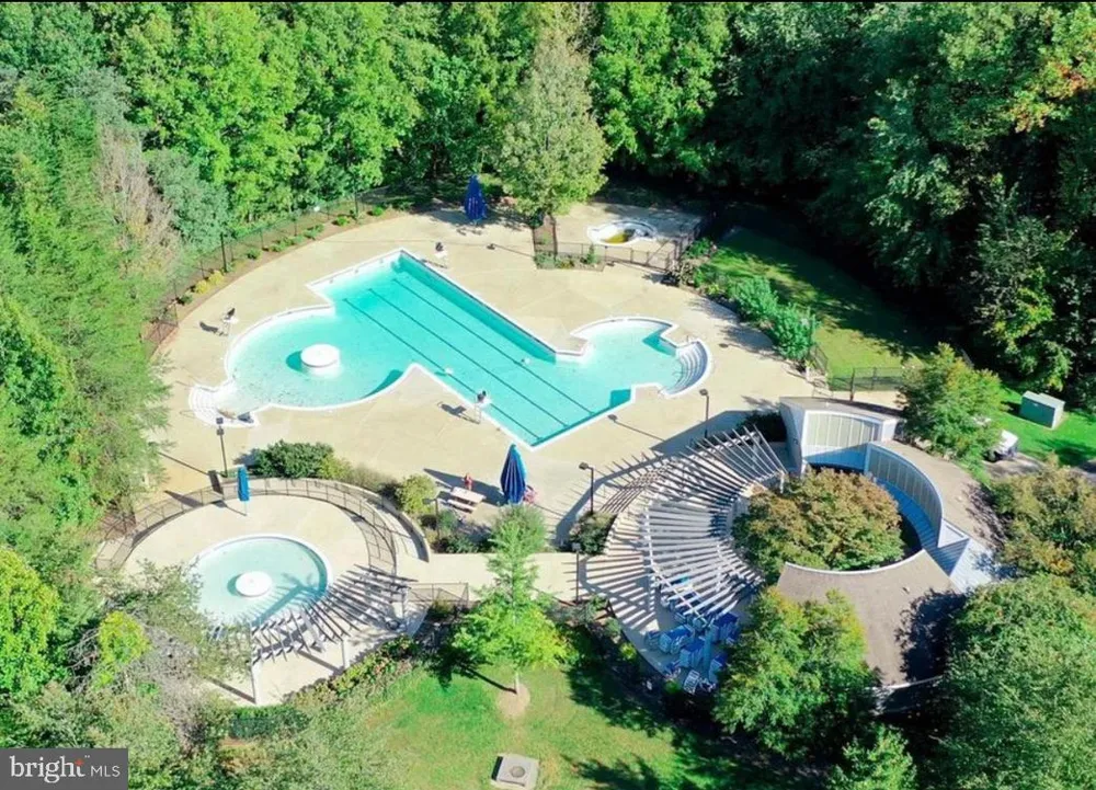 11405 WINDLEAF COURT #R-30 Reston, VA 20194
