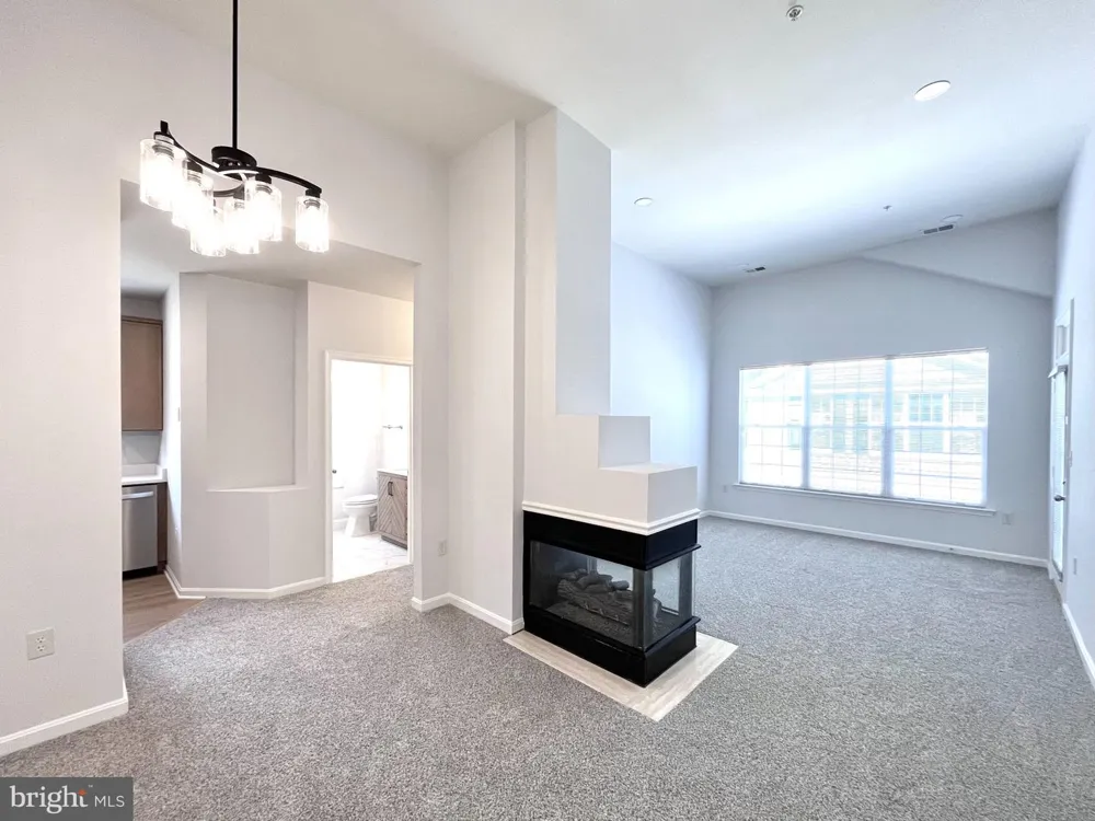 11405 WINDLEAF COURT #R-30 Reston, VA 20194