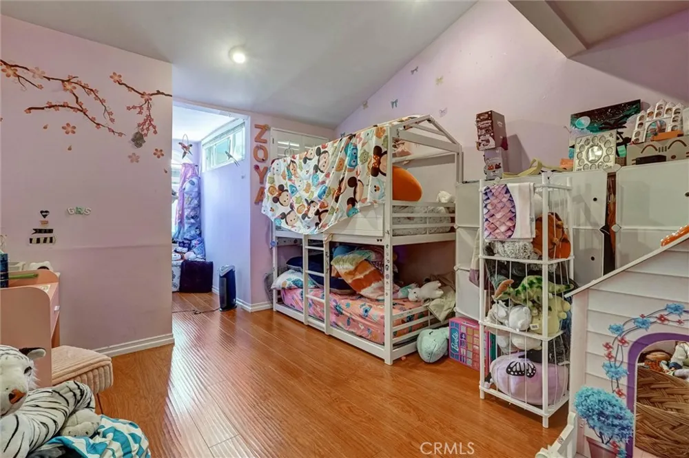 6323 Reseda #1 Reseda, CA 91335