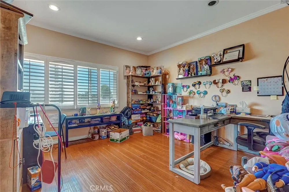 6323 Reseda #1 Reseda, CA 91335