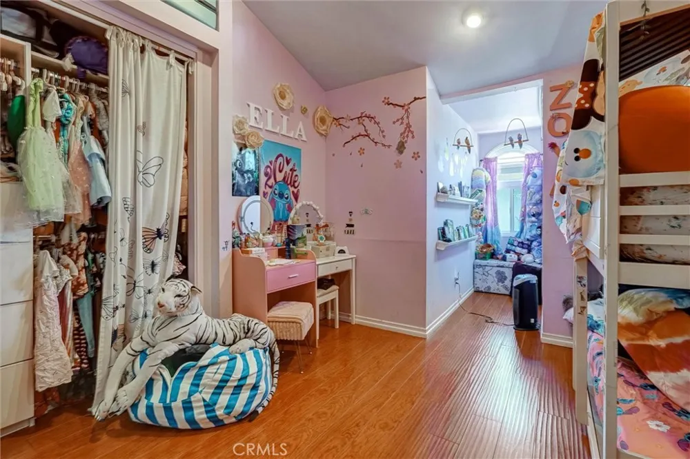 6323 Reseda #1 Reseda, CA 91335