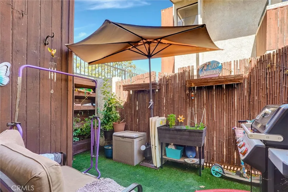6323 Reseda #1 Reseda, CA 91335