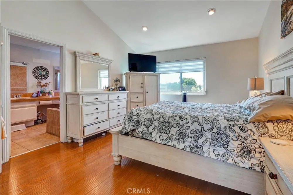 6323 Reseda #1 Reseda, CA 91335