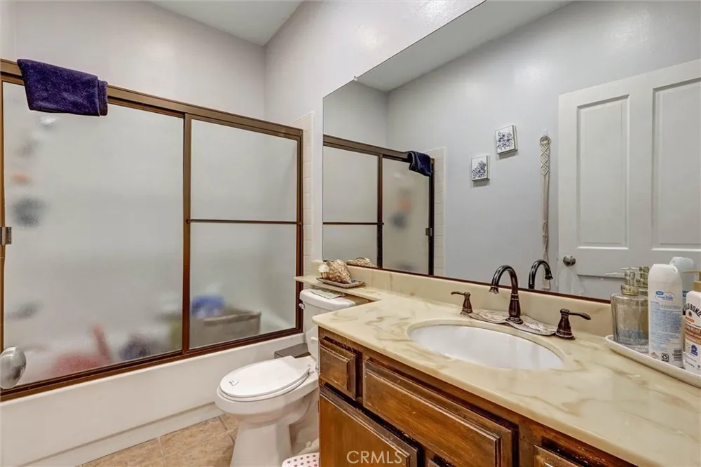 6323 Reseda #1 Reseda, CA 91335