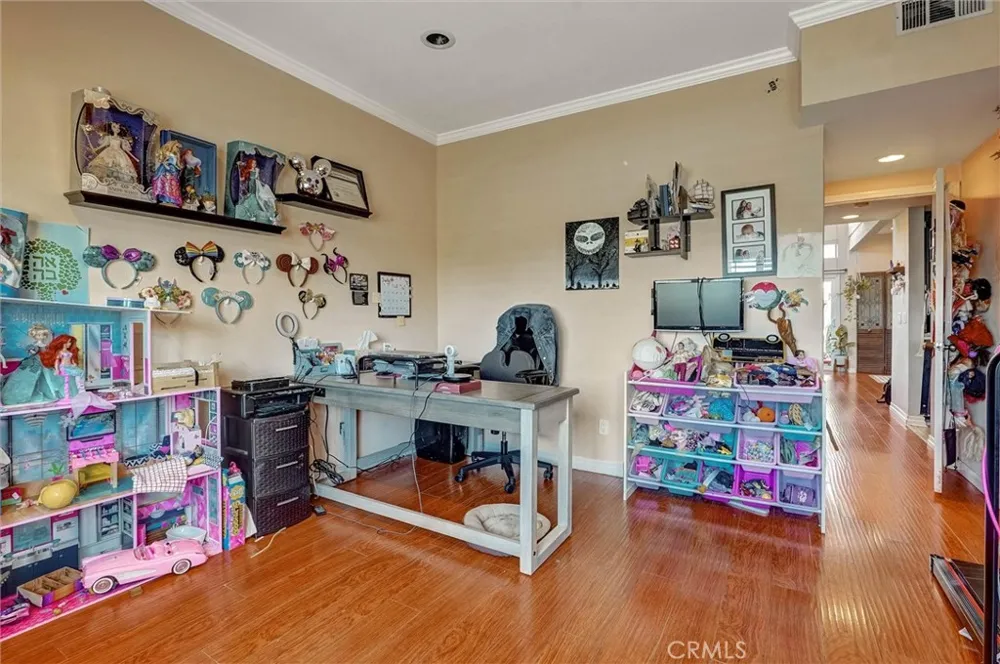 6323 Reseda #1 Reseda, CA 91335