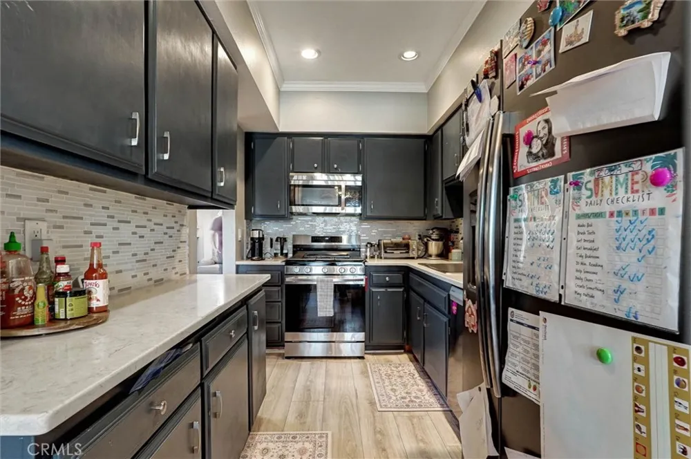 6323 Reseda #1 Reseda, CA 91335