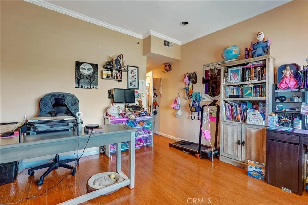 6323 Reseda #1 Reseda, CA 91335