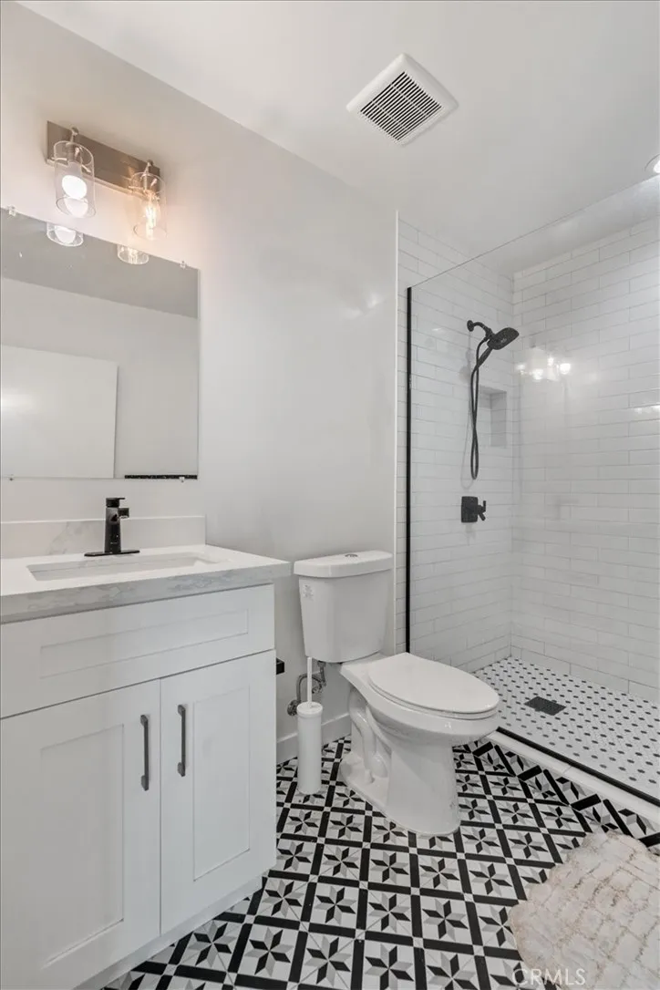 602 Douglas Street Los Angeles, CA 90026