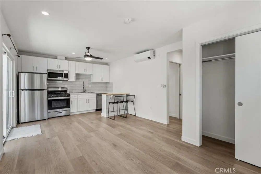 602 Douglas Street Los Angeles, CA 90026
