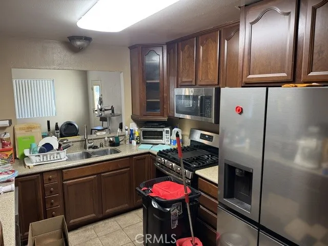 2016 Notre Dame Court Barstow, CA 92311