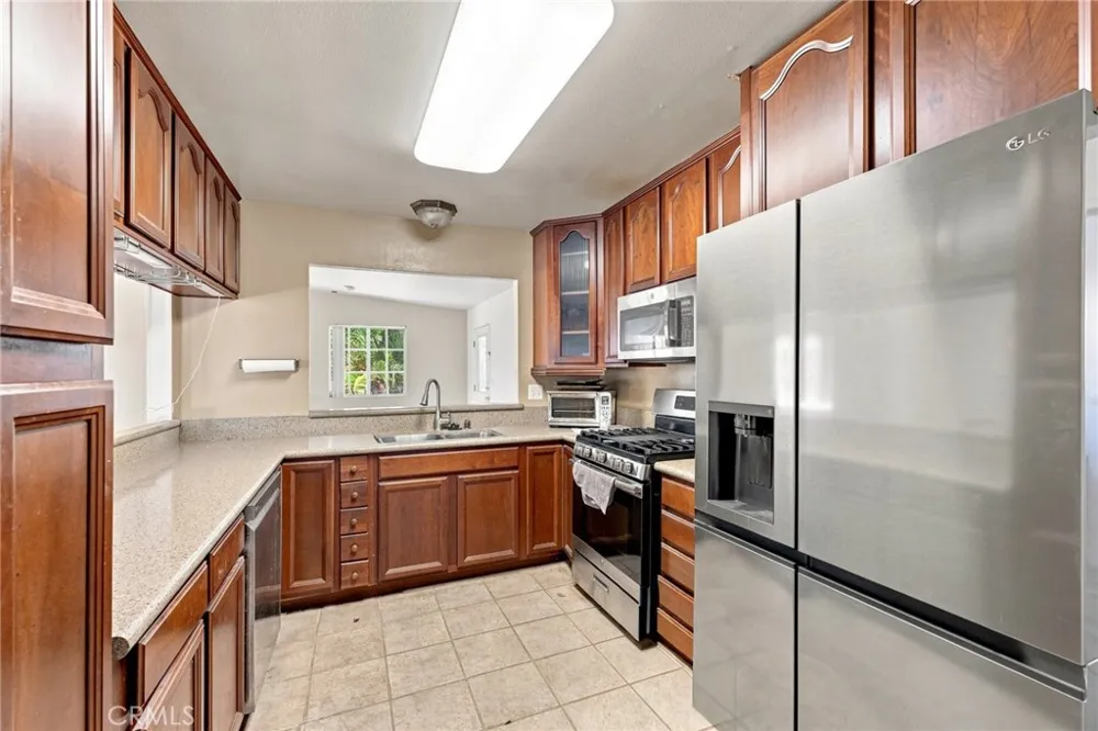 2016 Notre Dame Court Barstow, CA 92311