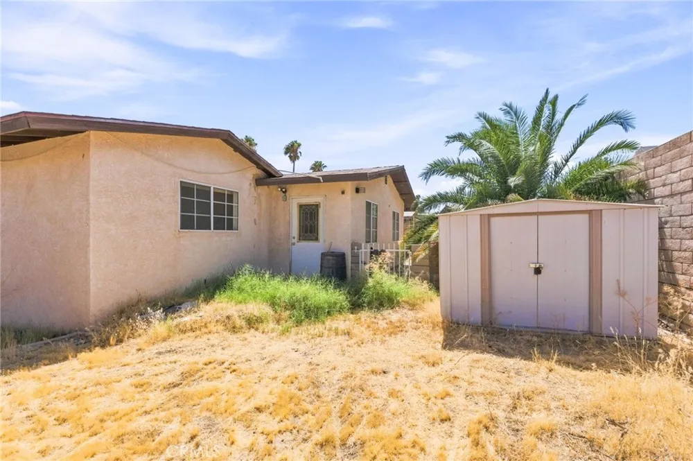 2016 Notre Dame Court Barstow, CA 92311