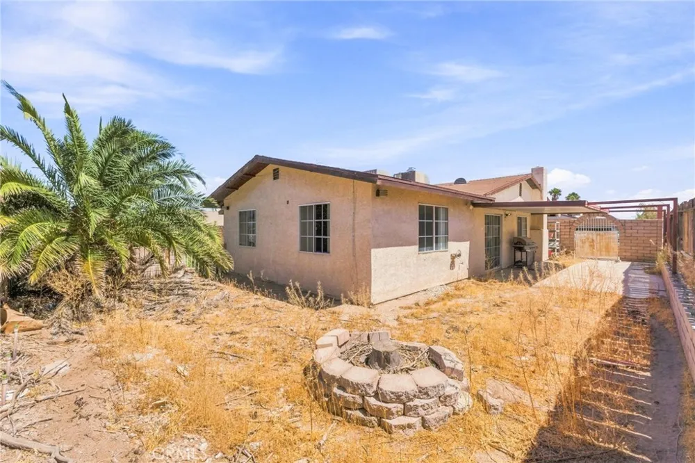 2016 Notre Dame Court Barstow, CA 92311