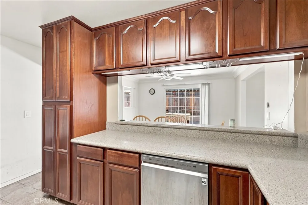 2016 Notre Dame Court Barstow, CA 92311