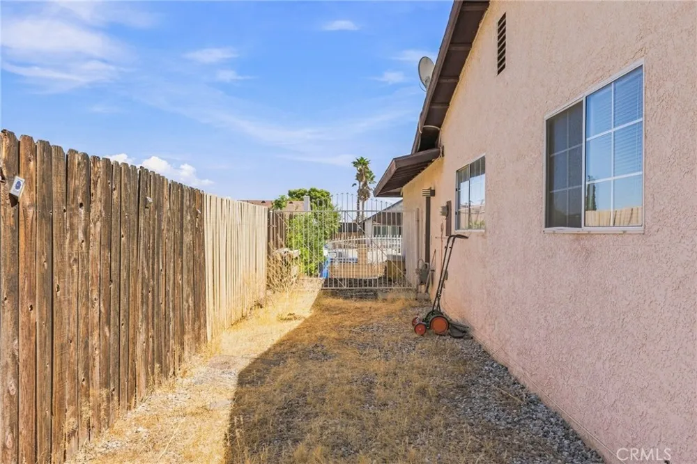 2016 Notre Dame Court Barstow, CA 92311