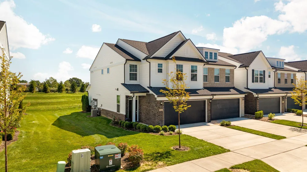 5543 E Spaniel Drive Ann Arbor, MI 48108