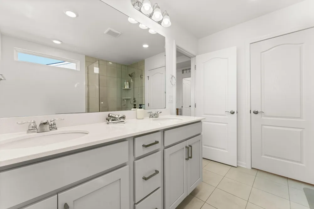 5543 E Spaniel Drive Ann Arbor, MI 48108