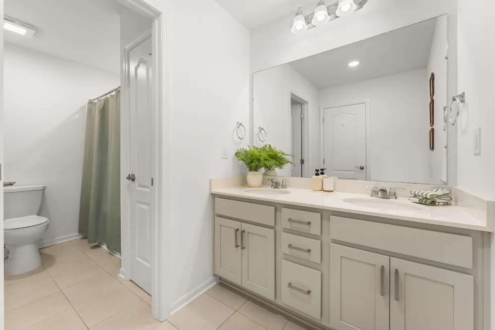 5543 E Spaniel Drive Ann Arbor, MI 48108