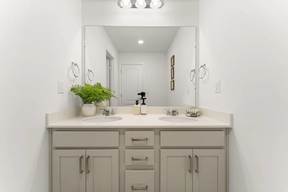 5543 E Spaniel Drive Ann Arbor, MI 48108