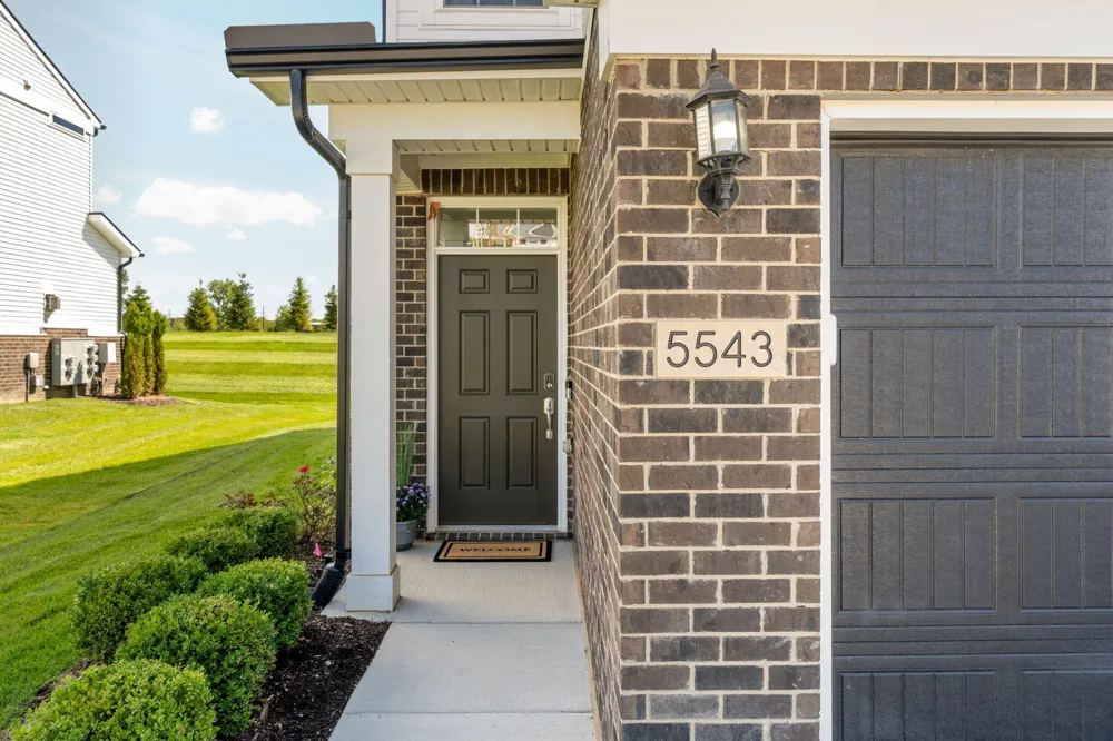 5543 E Spaniel Drive Ann Arbor, MI 48108