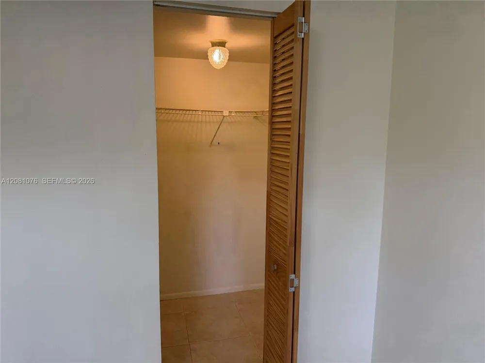 8000 Fairview Dr #202 Tamarac, FL 33321