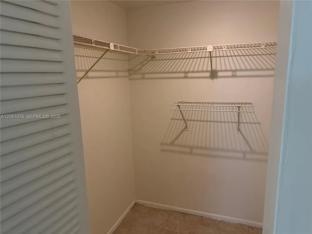 8000 Fairview Dr #202 Tamarac, FL 33321