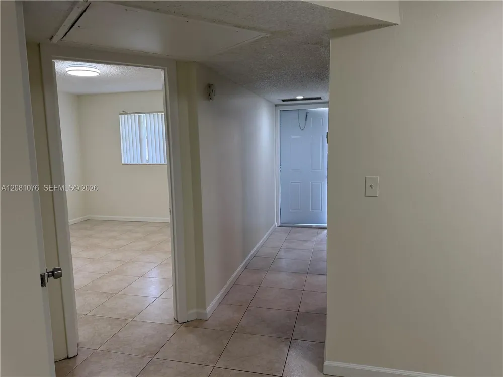 8000 Fairview Dr #202 Tamarac, FL 33321